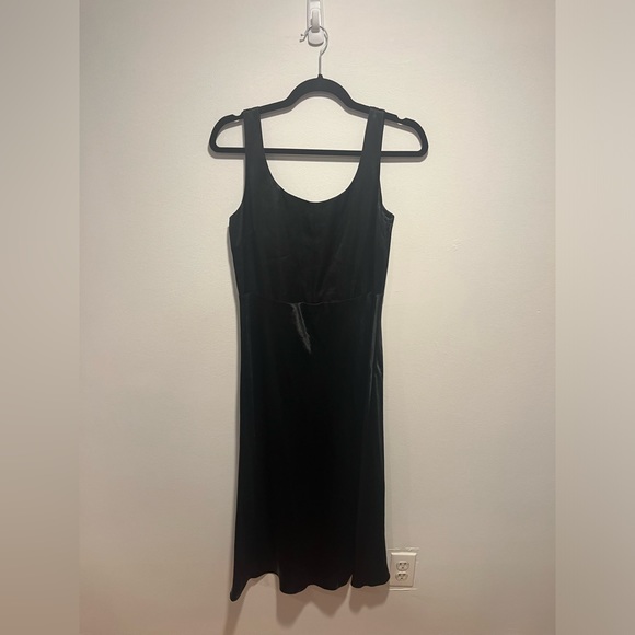 Vince - Scoop neck Midi Silk dress - Picture 2 of 6